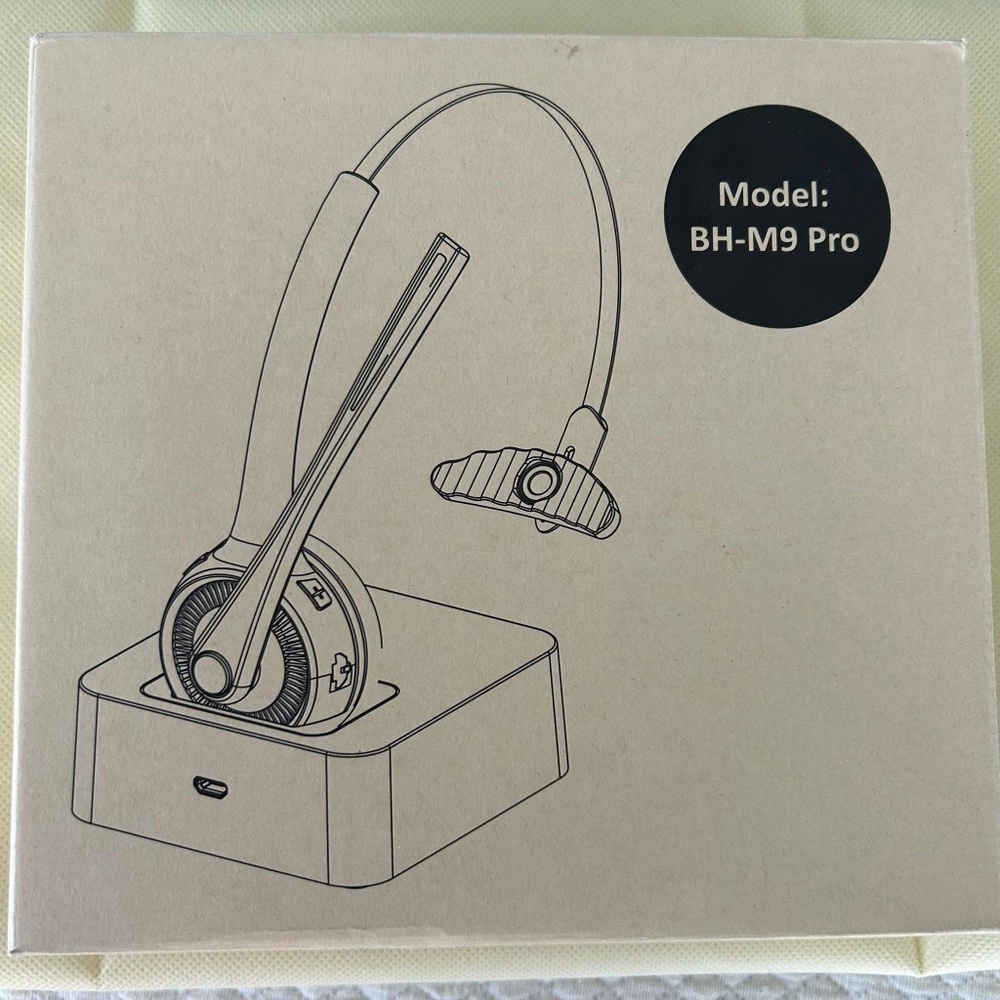 Giveet Bluetooth Headset w/Charging Dock - Picture 10 of 13